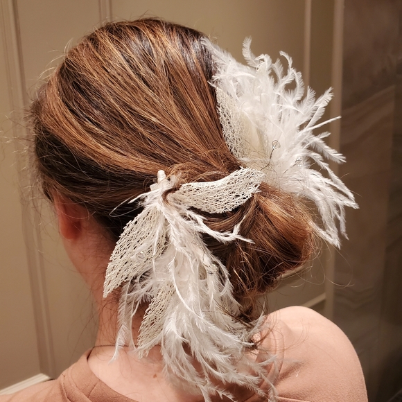 Pronovias Bridal Hair Combs - Picture 5 of 5